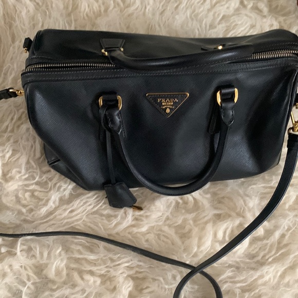 - PRADA leather - Picture 4 of 16